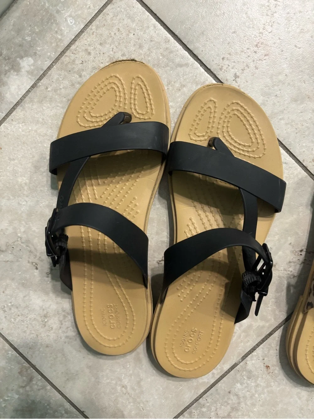 Crocs Women’s Tulum Bundle Size 7